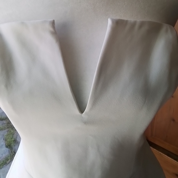 Nwt!!!  Guess Strapless Plunge Peplum Top - Picture 6 of 6